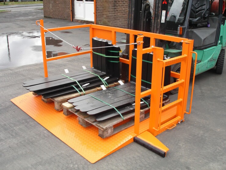 1000kg Fork Mounted Load Lifter