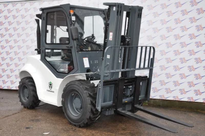 EcoWarrior 3500KG Diesel 4WD Rough Terrain Forklift with Full Cab