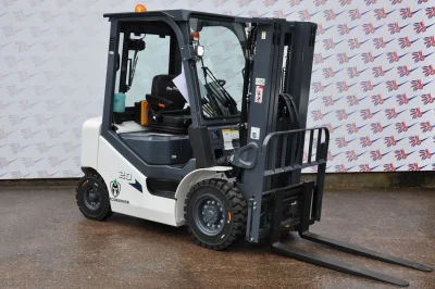 EcoWarrior Diesel Counterbalanced Forklift - CPCD20 2000Kg 4.7m Container Spec with Integral Side Shift and Front Top & Rear Screens