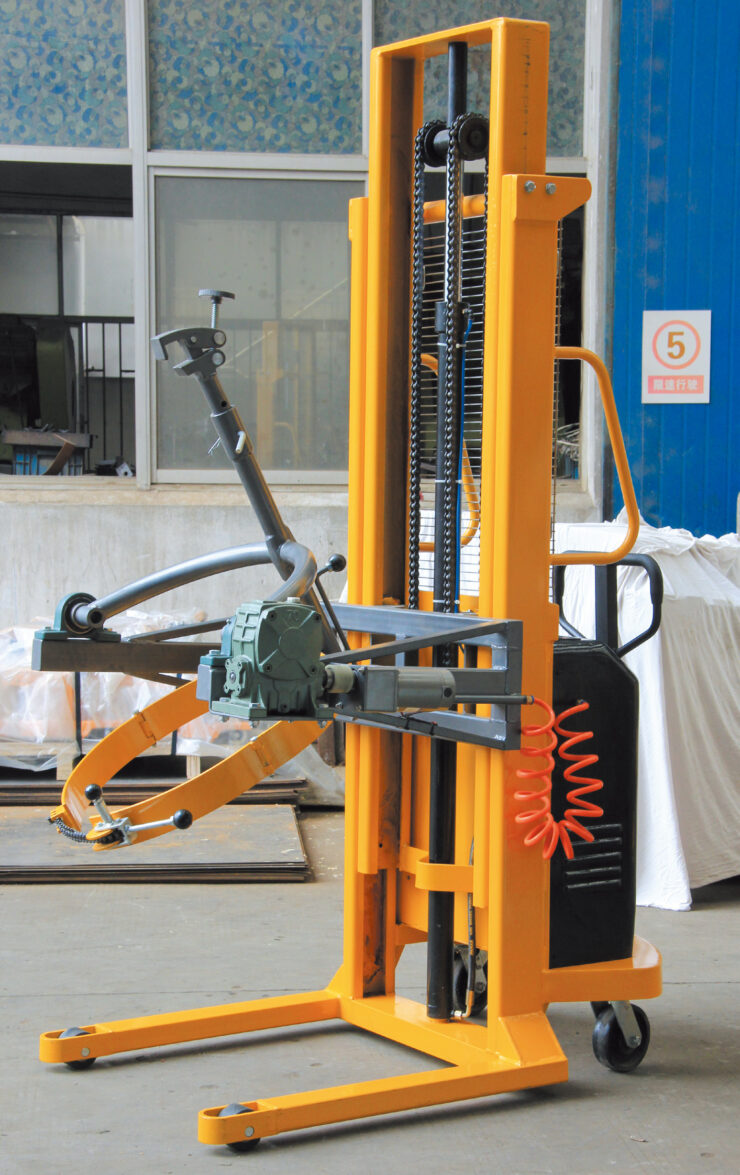<span class="handling-brand"><span class="handling-brand__text">Warrior</span></span> 450kg Semi Electric Tipping Drum Lifter